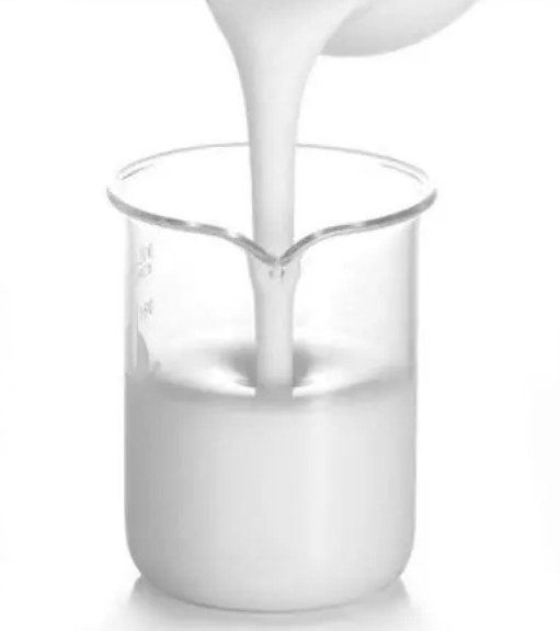 سائل ترطيب سائل أبيض حليبي غير سام وغير قابل للاحتراق 0.2-0.8 مل / لتر